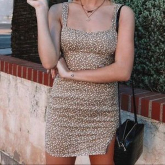 Princess Polly / Freya Mini Dress in Sand - Picture 3 of 4